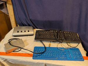 lot 253 image: Computer Keyboards, Audio Video RF Modulator and 4-Input Switch Box Lot