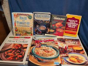 lot 313 image: Slow Cooker & Crockery Cookbook Collection (Set of 10)