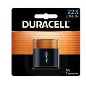 lot 15667 image: Duracell Specialty High-Power Lithium Battery 223  6V, 3 Pack