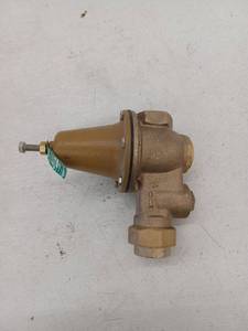 lot 67820 image: Watts Bronze Water Pressure Reducing Valve