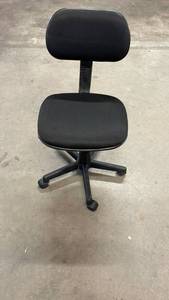 lot 3026 image: Black Mesh Office Chair with Spring Mechanism
