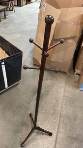 lot 3031 image: Winsome Trading Wood Coat Tree Stand