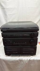 lot 101 image: Magnavox Stacking HiFi Stereo System with Turntable, AMFM Tuner, AS305 Amplifier and Dual Cassette Deck