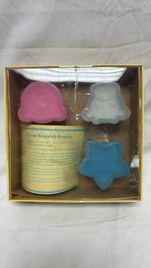 lot 117 image: Williams-Sonoma Ice Cream Sandwich Molds Set