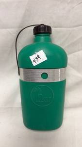 lot 222 image: Oasis Kwencher Green Plastic Water Jug by M.E. Shaw & Sons