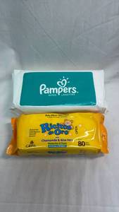 lot 246 image: Pampers Baby Wipes Refill Pack & Ricitos de Oro Chamomile Aloe Vera Baby Wipes 80-Count Bundle
