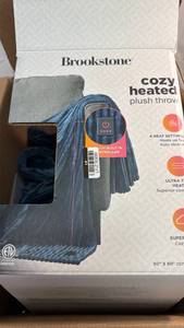 lot 249 image: Brookstone Cozy Heated Plush Throw Blanket 50x60 Blue