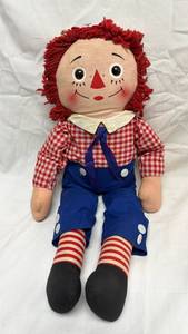 lot 43 image: Raggedy Andy Cloth Doll Large