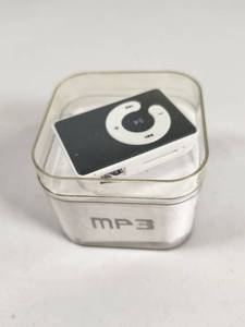 lot 161 image: Compact Clip-On MP3 Player