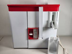 lot 174 image: Hitachi OJ-100 Super Auto Juicer