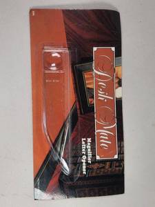 lot 185 image: Desk Mate Magnifier Letter Opener