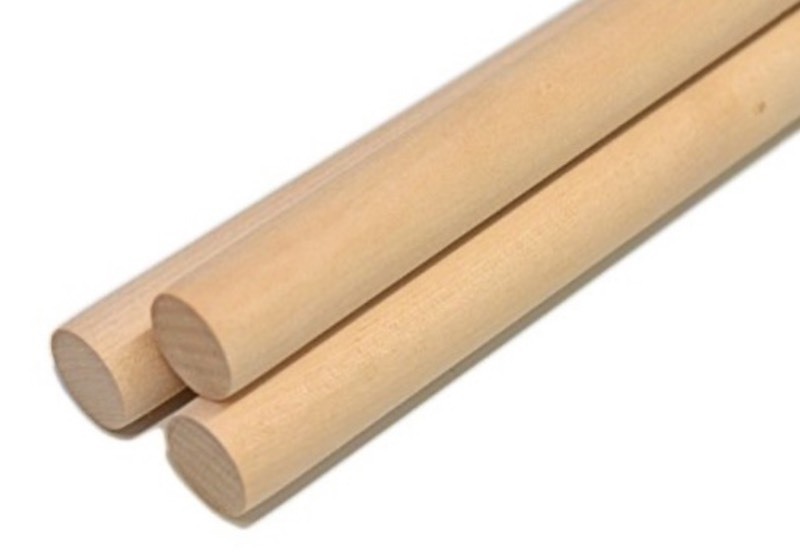 lot 134 image: Bundle of 4 Pieces - 1-14 x 48 Birch Dowels