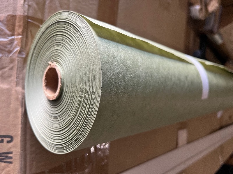 lot 136 image: Easy Mask 36 IN. X 127m - Green Premium Masking Paper