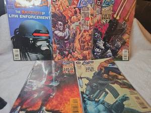 lot 1025 image: DC Comics Lobo Collection - 5 ct