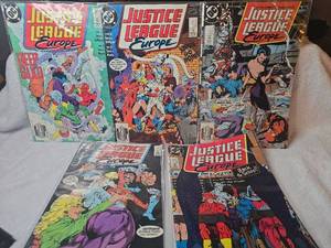 lot 1039 image: DC Comics Justice League Europe Issues #2-5 Lot of 5