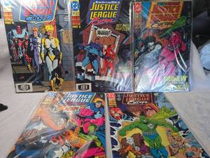 lot 1044 image: Justice League Europe DC Comics Lot of 5 Issues #31-35 Breakdowns