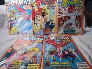 lot 1057 image: DC Comics Team Titans #1 Complete Set of 5 Variant Editions