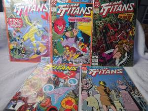 lot 1058 image: DC Team Titans Comic Book Lot Issues #2-6