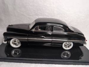 lot 1502 image: 1949 Mercury Coupe 118 Scale Die-Cast Model Car