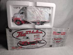 lot 3114 image: First Gear 1953 Ford C-600 Straight Truck True Value Cotter & Company 134 Scale Die-Cast