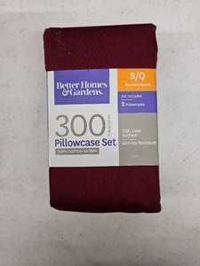 lot 35971 image: This Better Homes & Gardens 300 thread count sateen pillowcase set