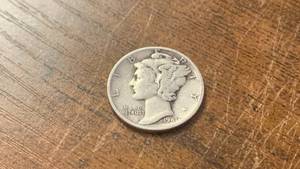 lot 3 image: 1941 Mercury Silver Dime Coin 90% Silver