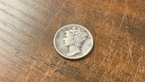 lot 5 image: 1941 Mercury Silver Dime Coin 90% Silver