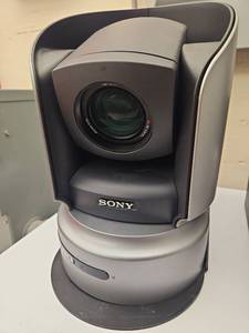 lot 10414 image: Sony BRC-H700 HD PTZ Robotic Camera with Wall Mount and Cables