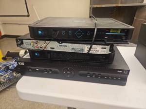 lot 10441 image: DirecTV HD Satellite Receivers and Philips DVP3690K DVD Player Bundle