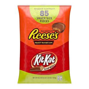 lot 4172 image: REESE S and KIT KAT  Milk Chocolate Assortment Snack Size Candy Halloween 44.23 oz Bulk Variety Bag 85 Pieces (1 PACK). BB AUG 2022