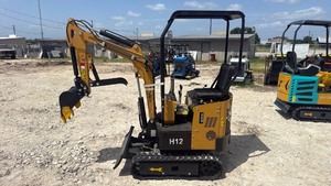 lot 75 image: Briggs & Stratton H12 Mini Excavator with Thumb Attachment