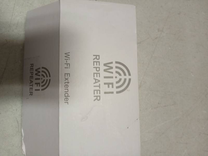 lot 25325 image: Wi-Fi Range Extender with 4 Antennas - Retail $25