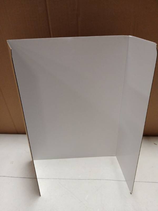 lot 27863 image: Tri Fold Poster Board 3pk - Retail $15