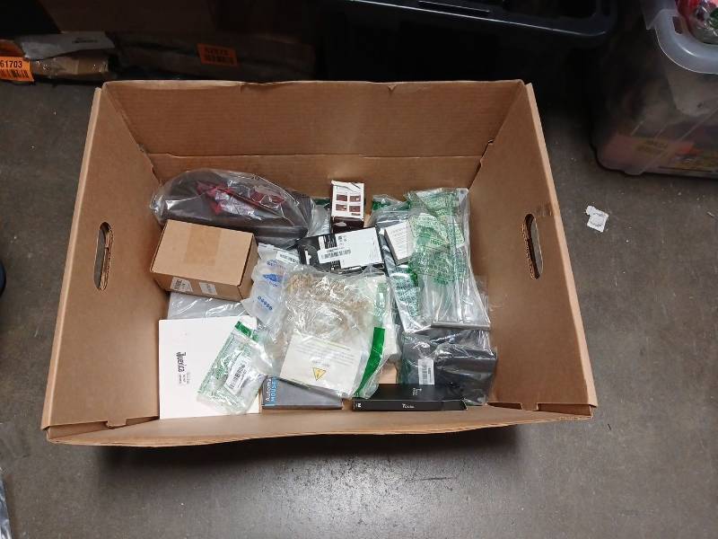 lot 62163 image: Mystery box