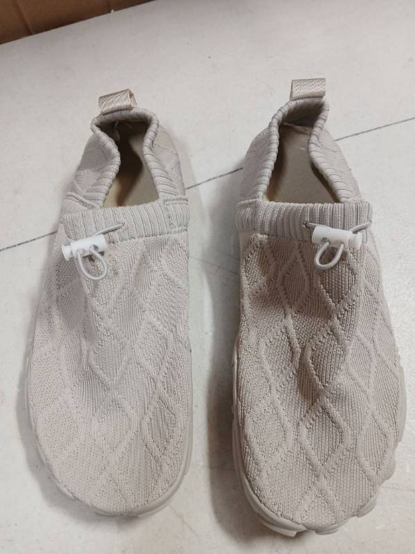 lot 29045 image: Athmile Barefoot Water Shoes Size 41 Gray