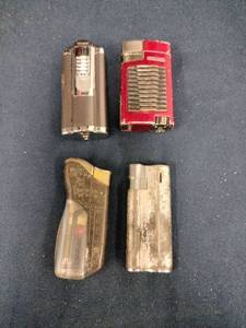 lot 62017 image: Set of 4 Lighters