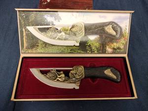 decorative collectible hunting knife