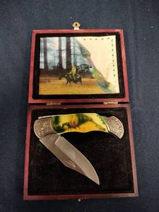 lot 62027 image: Fury Collectible Folding Pocket Knife