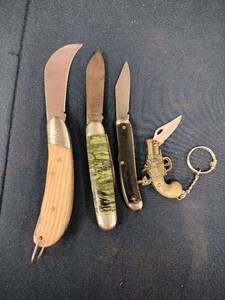 lot 62056 image: Set of 4 Pocket Knives