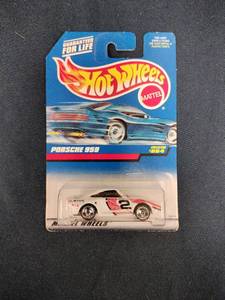 lot 62092 image: 1998 Hot Wheels First Editions Porsche 959
