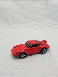 lot 62105 image: Hot Wheels Porsche 911 (#590) in red
