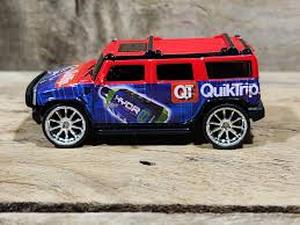 lot 62121 image: Hot Wheels QuikTrip exclusive Hydr8 Hummer H2