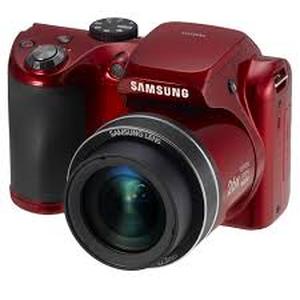lot 62131 image: Samsung WB110 digital bridge camera with Tri-Pod