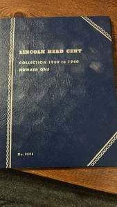 lot 40386 image: Lincoln Head Cent Collection 1909-1940 Whitman Folder No. 9004 with Coins