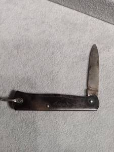 lot 6142 image: Single Blade Folding Pocket Knife with Bail