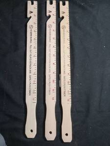 lot 50332 image: Oven Rack PushPull Tool Rulers - Set of 3