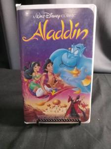 lot 5709 image: Disney Aladdin VHS Movie