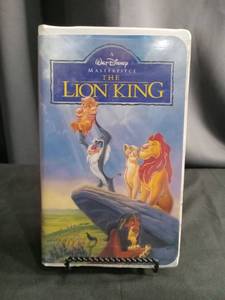 lot 5712 image: Disney The Lion King VHS Movie