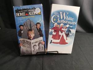 lot 5720 image: Classic Holiday VHS Movie Collection - Home Alone 2 and White Christmas