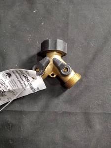 lot 6010 image: Gilmour Brass 2-Way Hose Connector with Shut-Off Valves